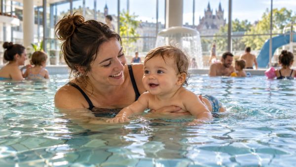 Top conseils pour améliorer l'éveil aquatique de votre bébé à Nantes